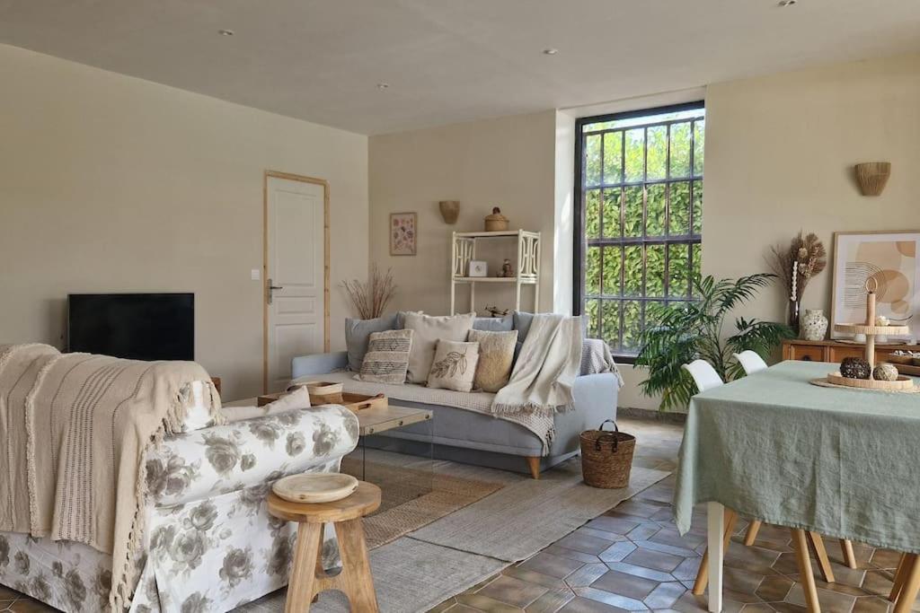 Le Champ Du Roy Apartment ชาส-ซูร์-โรน ภายนอก รูปภาพ